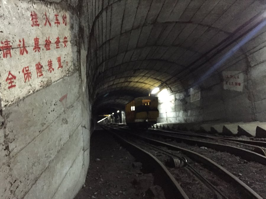 西北地勘60周年宣传片拍摄--井下篇(图2)