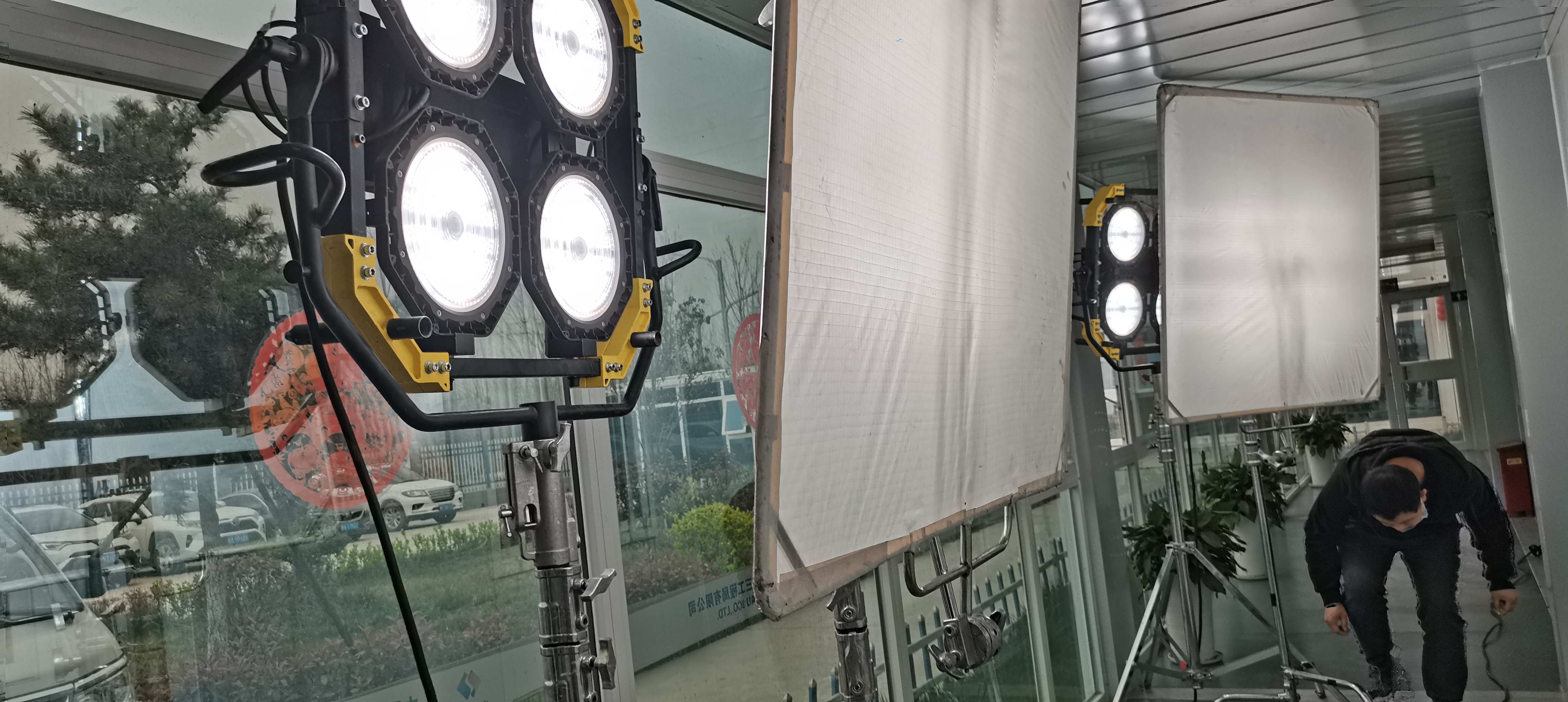 西安国际港务区​《铸就经典》人物纪实片拍摄中(图2)