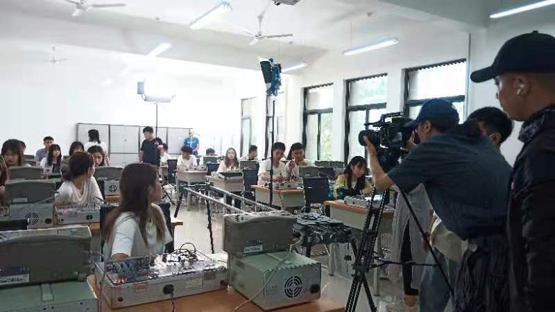 西安信息职业大学宣传片拍摄中(图2)