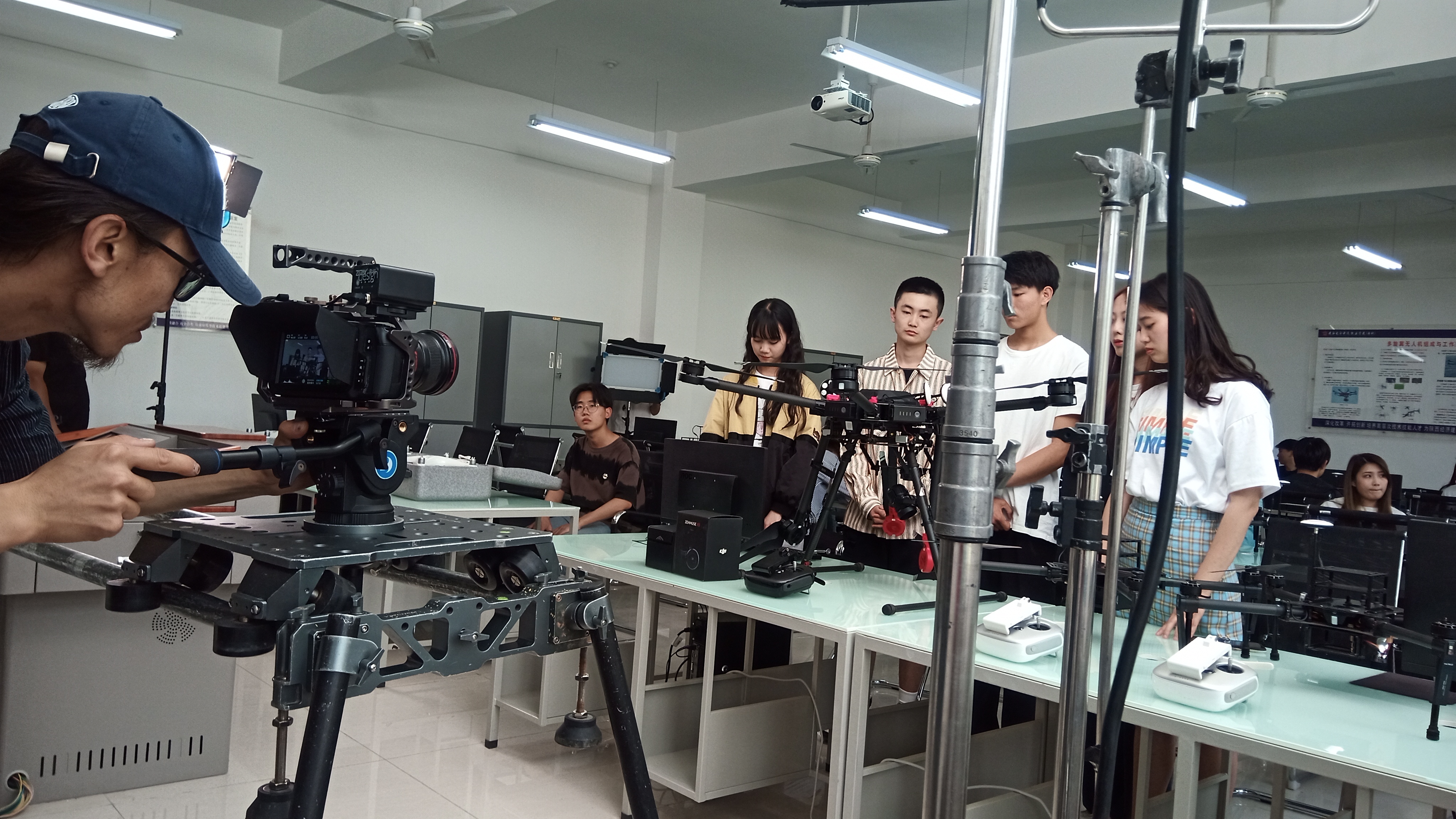 西安信息职业大学宣传片拍摄中(图3)